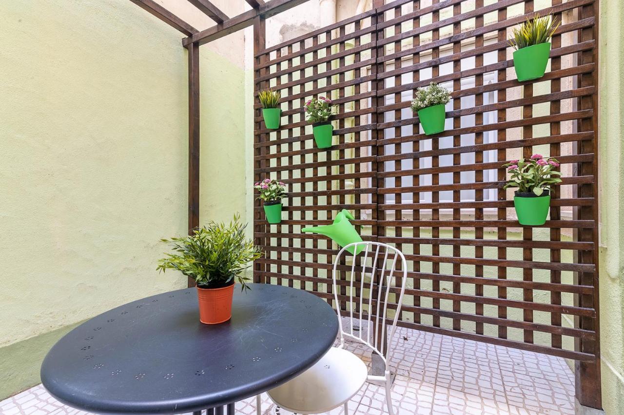 Alm- Spacious. Sunny. Patio. Quiet Area. Fast Wifi Lisboa Kültér fotó